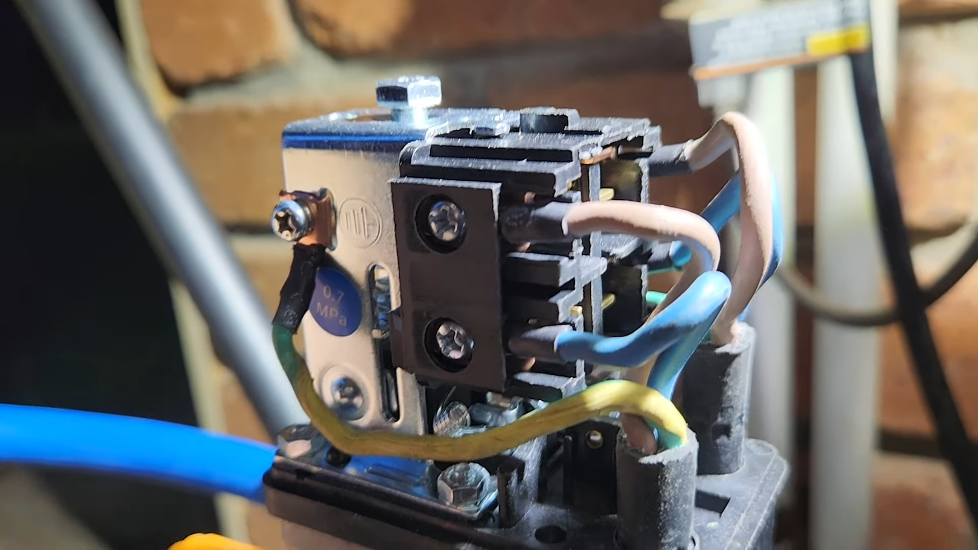 ¡Cómo funciona un INTERRUPTOR DE PRESIÓN de compresor de aire económico! 